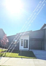 Building Photo - 112 W View Dr