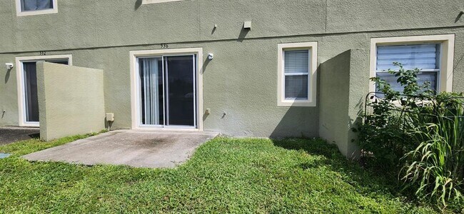 Foto del edificio - 536 Cresting Oak Cir
