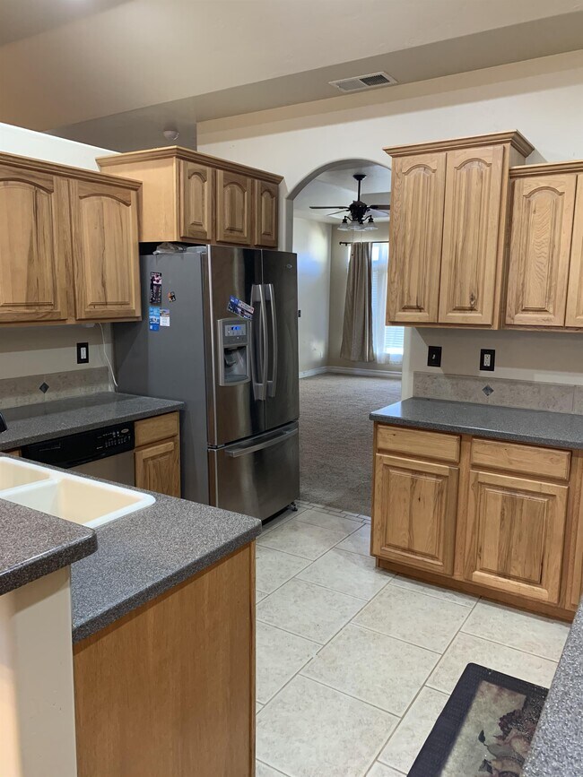 Foto del edificio - 464 1/2 Chatfield Ln
