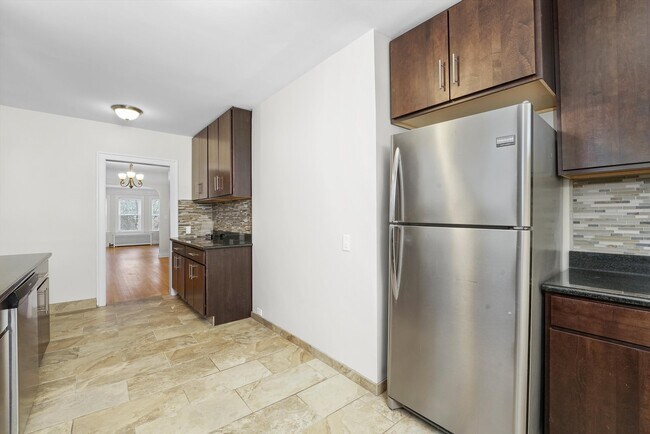 Building Photo - 4843 Lee St