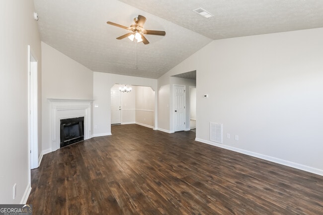 Building Photo - 9430 Sleepy Hollow Ln