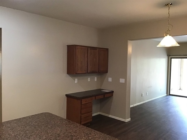 Foto del edificio - 10338 W Wood St