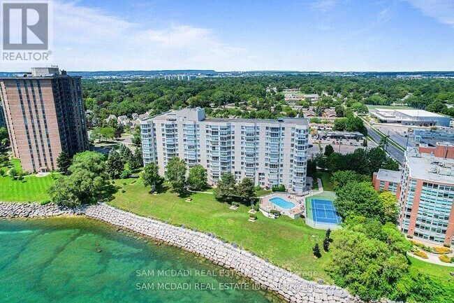 Building Photo - 5280 Lakeshore Rd.