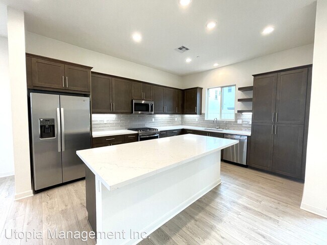 Building Photo - 3 br, 2.5 bath House - 485 Village Greens Way