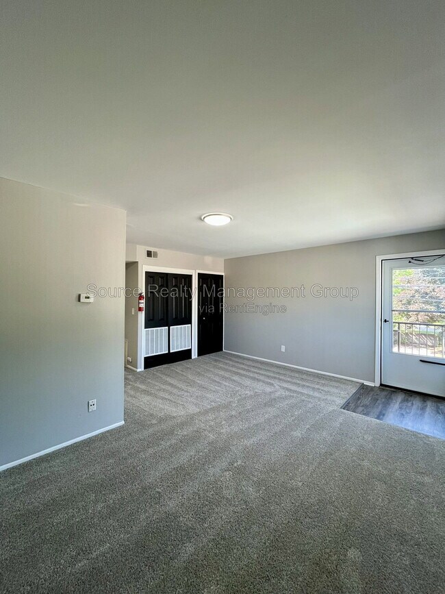 Building Photo - 4441 Oakwood