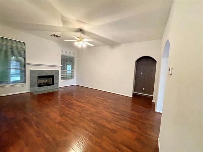 Foto del edificio - 14119 Becket Woods Ln