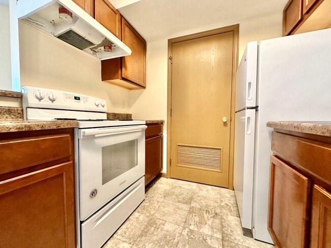 Interior Photo - Briarwood II