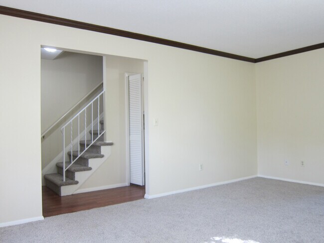 Foto del edificio - 652 Olde Towne Ave