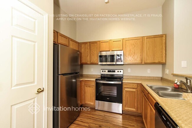 Foto del edificio - 1684 S 172nd Dr
