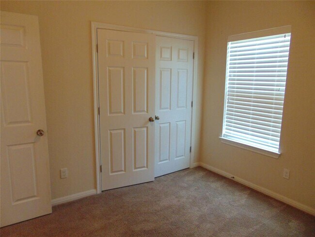 Building Photo - 104 Liberty Pl Cove