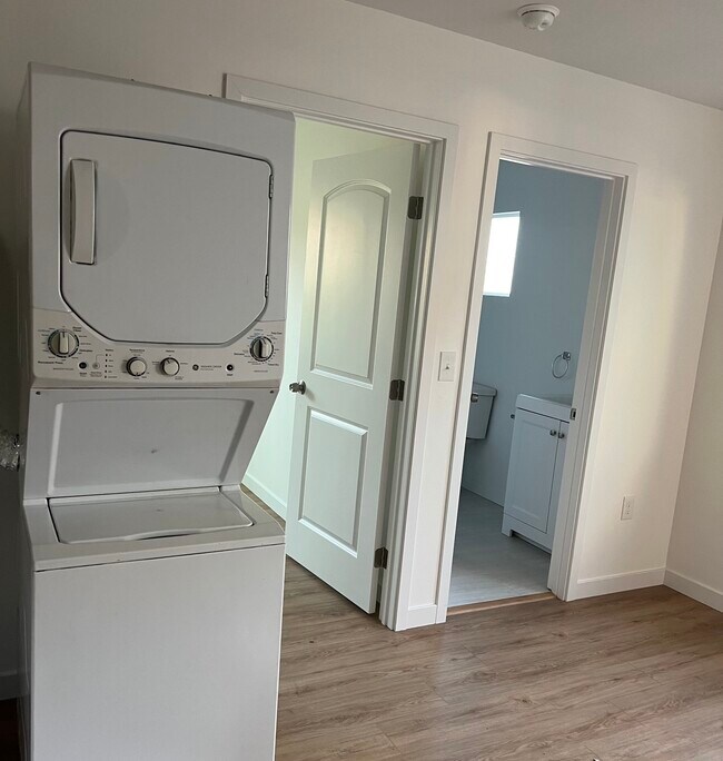 Building Photo - 1107 E 103rd Pl