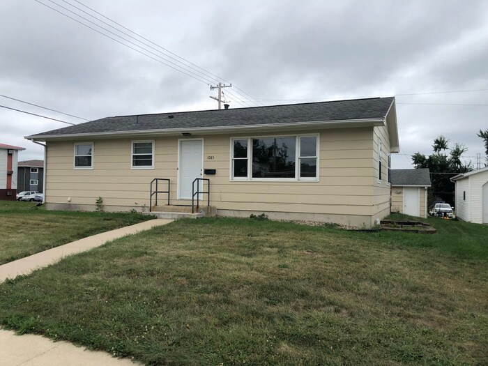 Hard to find 4/2 with 2 car garage for ren... House for Rent in Marion, IA