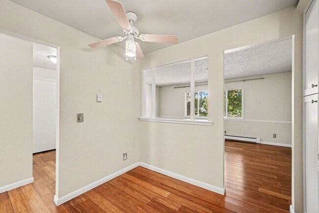 Foto del edificio - 232 S Brentwood St