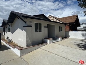 Building Photo - 241 N Park View St