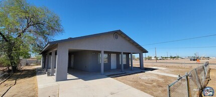 Building Photo - 501 E Alamo St