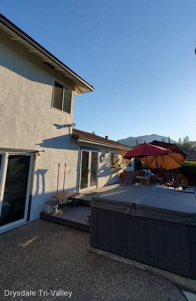 Foto del edificio - 4 br, 2.5 bath House - 720 Bloching Cir.