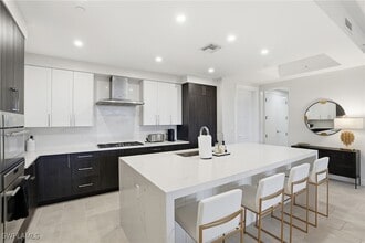 Building Photo - 1125 Central Ave