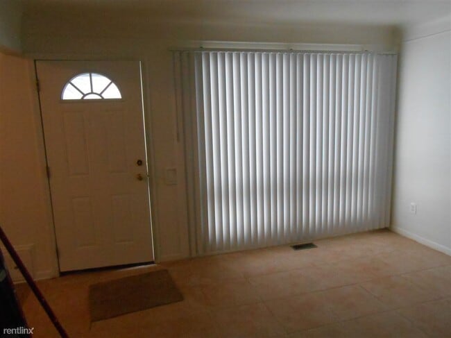 Building Photo - 2 br, 1 bath Duplex - 302 Curry Ave  duplex