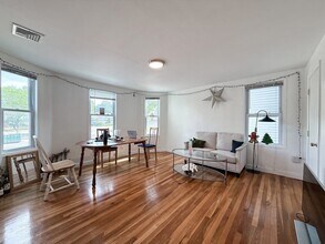 Building Photo - 803 Boylston St