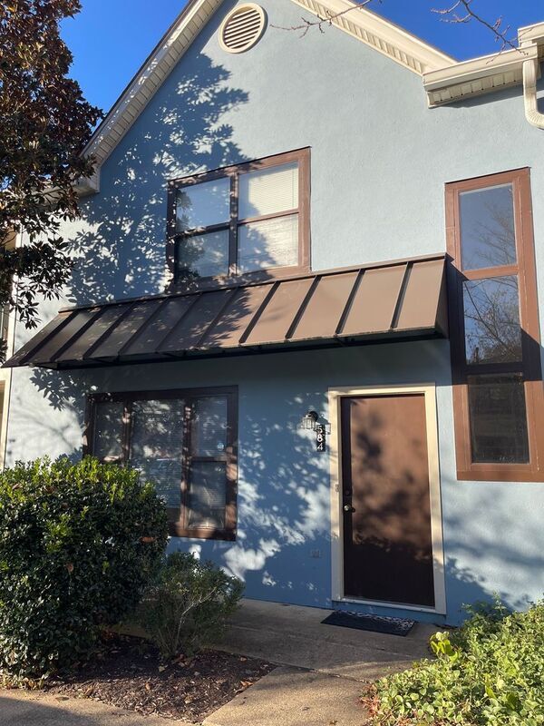 Foto del edificio - 584 Pebblecreek Ct