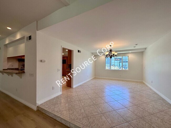 Foto del edificio - 4 Bedroom/3 Bath Granada Hills Single Stor...