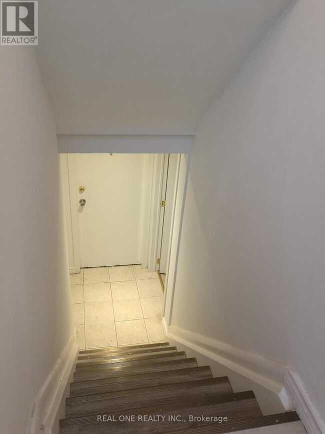 Building Photo - 349 Browndale Crescent