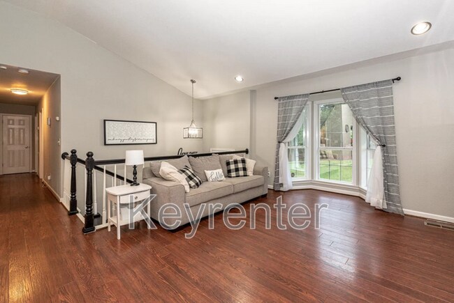 Foto del edificio - 2152 Ridgecrest Dr