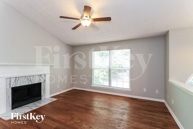 Foto del edificio - 5514 Chestnut Creek Ln