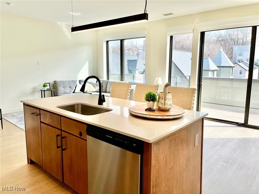 2189 Cornell Rd Cleveland, OH 44106 – photo 5