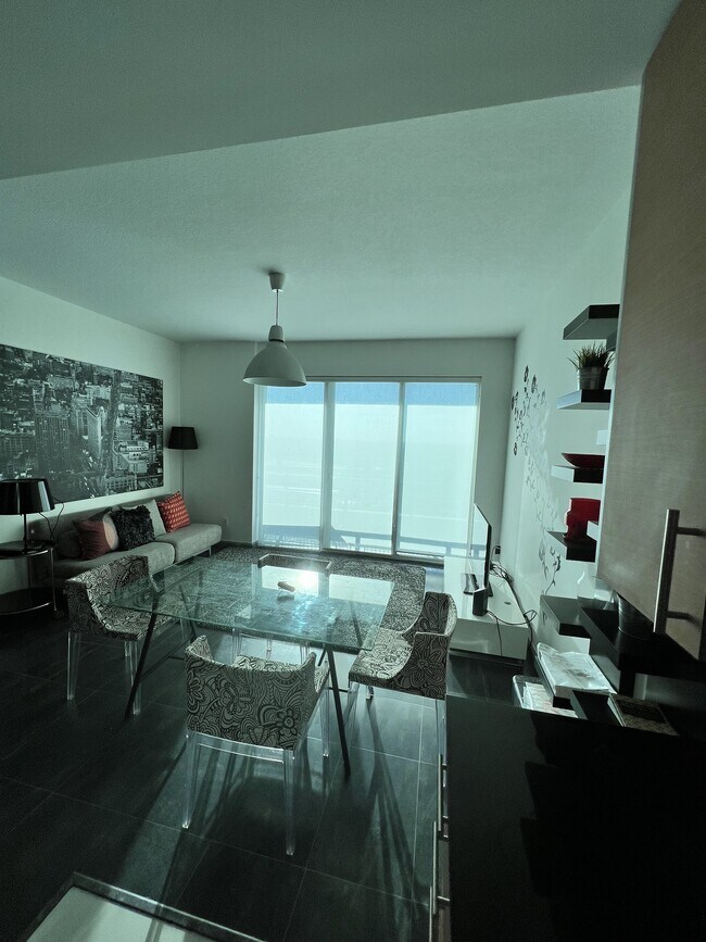 Foto del edificio - 60 SW 13th St