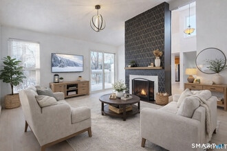 Building Photo - 10 Glenview Dr