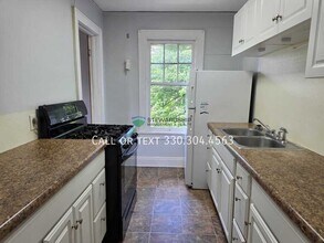 Building Photo - 104 6th St NE