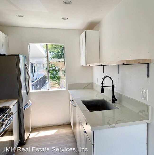 Foto del edificio - 1422 E Maple St