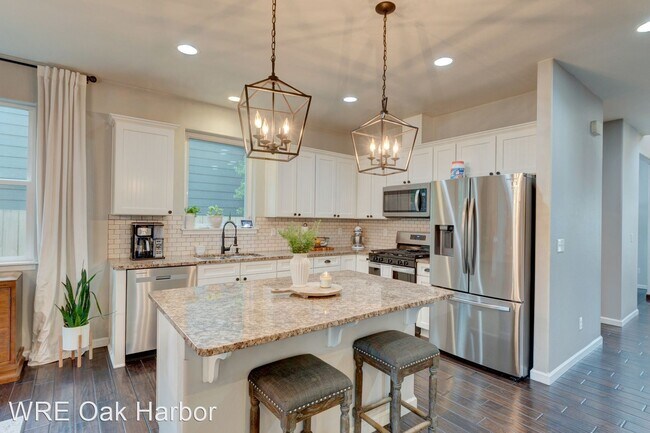 Building Photo - 4 br, 3 bath House - 1761 SW Downfield Way