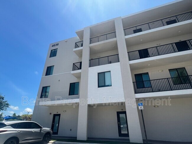 Foto del edificio - 4636 NW 84th Ave