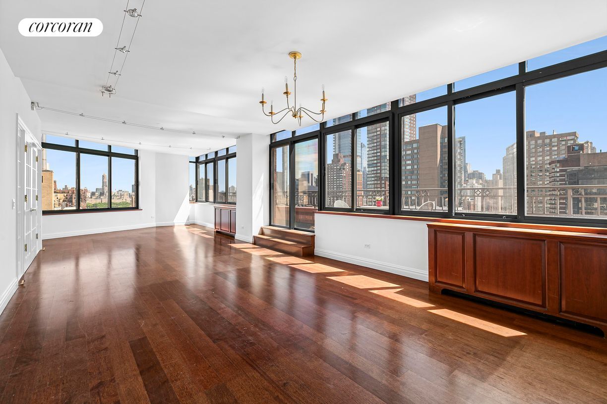 Primary Photo - 155 W 70th St