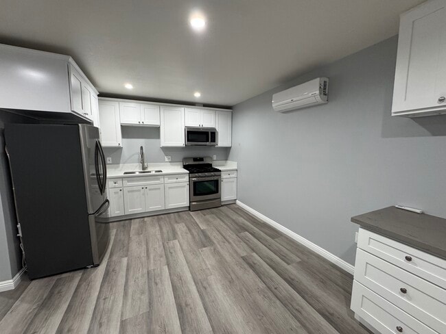 Building Photo - 7857 Blandwood Rd