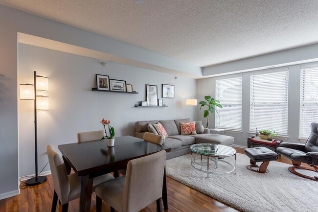 Foto del edificio - 545 N 1st St