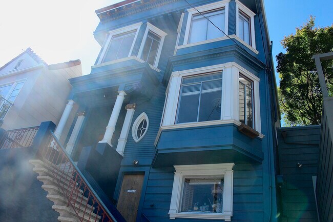 Building Photo - 1221 18th St