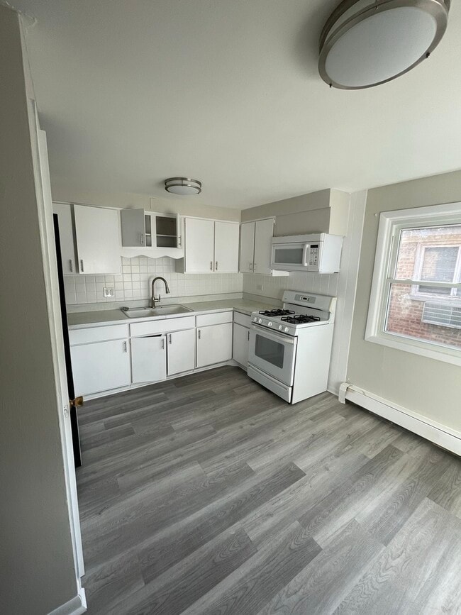 Foto del edificio - 2802 N Rutherford Ave