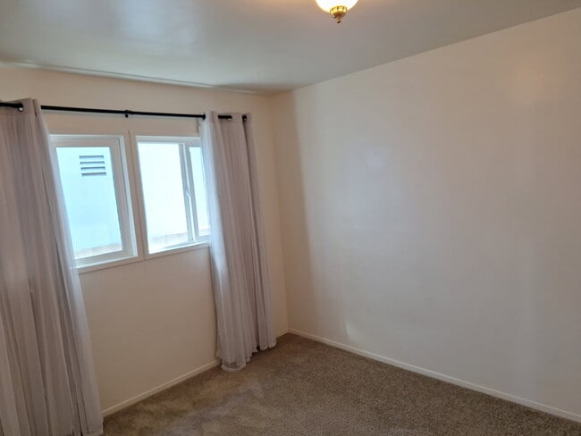 Building Photo - 2608 W Carson St