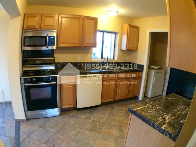 Building Photo - 154 Ivy St
