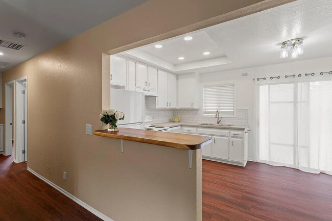 Foto del edificio - 39220 San Francisquito Canyon Rd