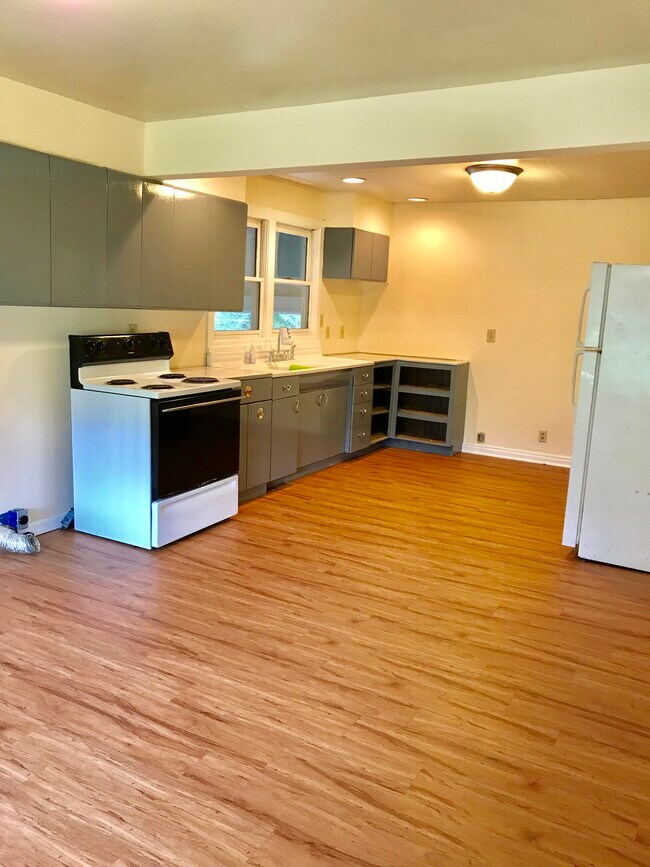 Building Photo - 2618 Edgewood Ave