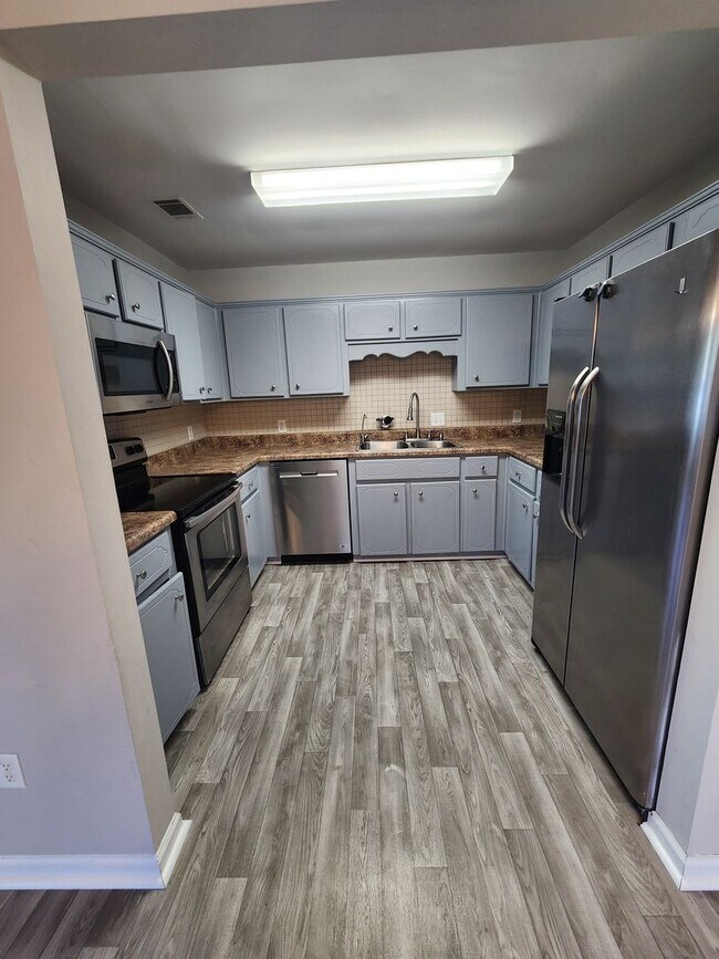 Foto del edificio - 1073 Cassidy Ln