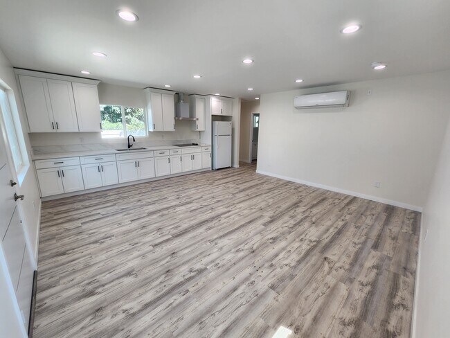 Foto del edificio - 14117 Weidner St