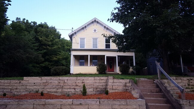 Building Photo - 436 S Governor St