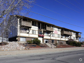 Building Photo - Olympic Square - Gorgeous Renovated Apartm...