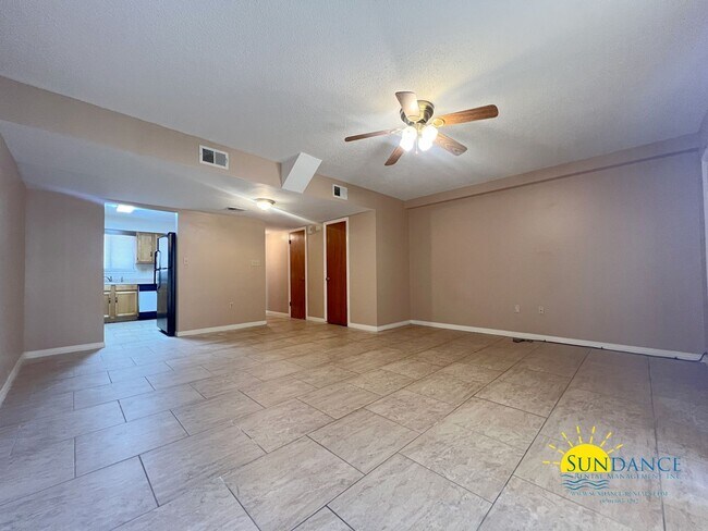 Building Photo - Charming 2 Bedroom Home in Fort Walton Bea...