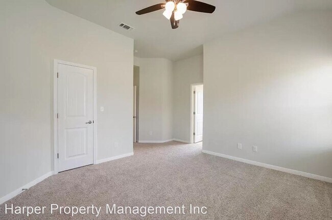 Foto del edificio - 3 br, 2 bath House - 6230 Hazel Valley St